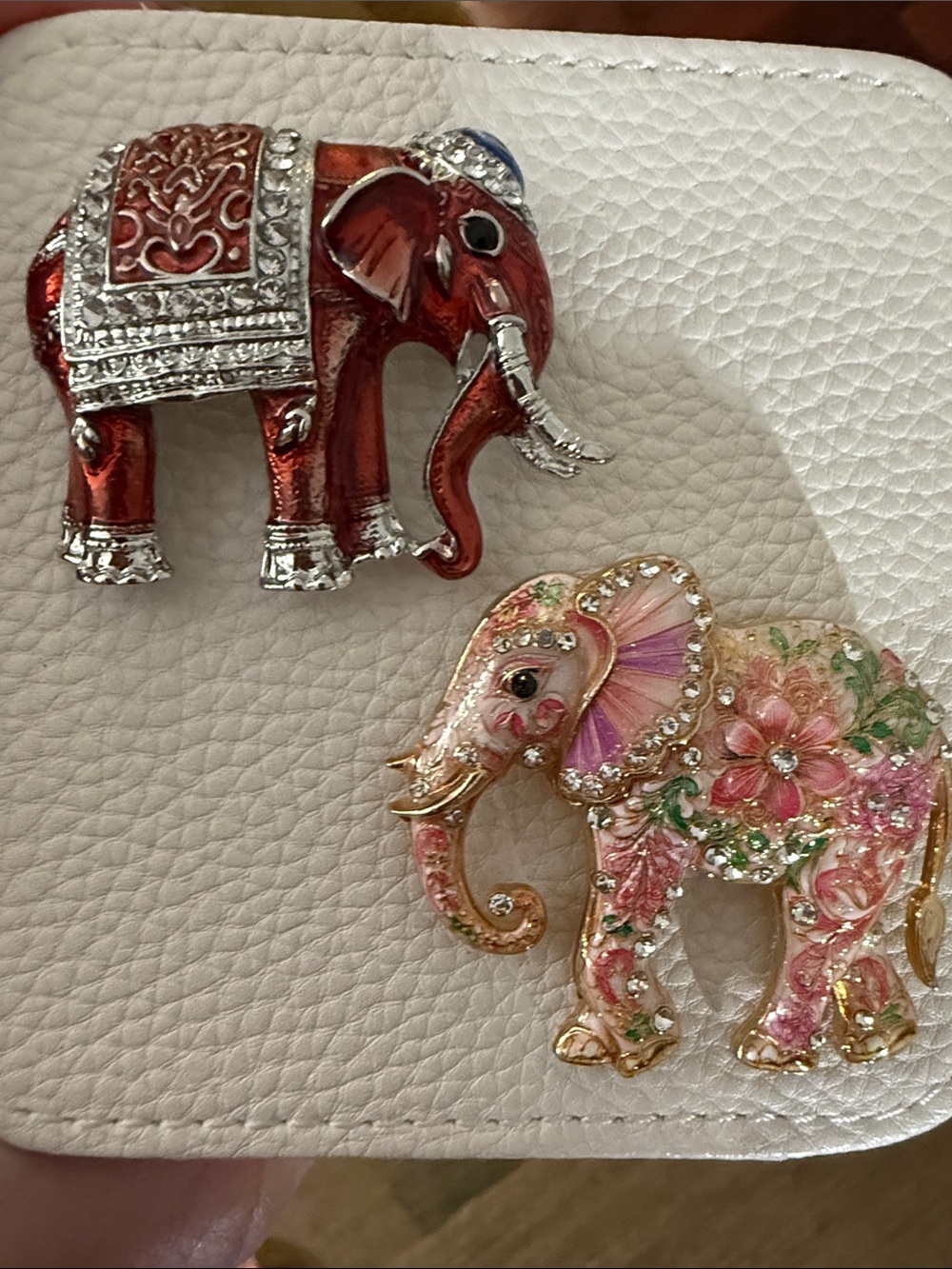 Decorative Pair of Elephant Brooches (set of 2)